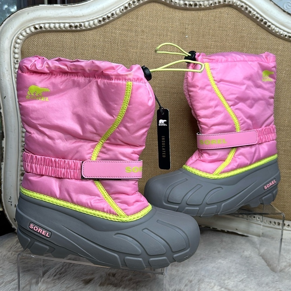 Sorel | FLURRY™ YOUTH BOOT in Blooming Pink/ Chrome Grey Size 6 - Picture 2 of 12